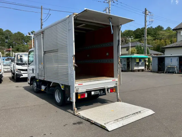 いすゞ エルフ TPG-NMR85AN(2WD)の写真15
