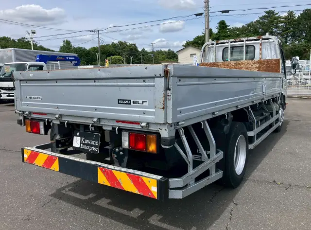 いすゞ エルフ 2RG-NKR88R(2WD)の写真6
