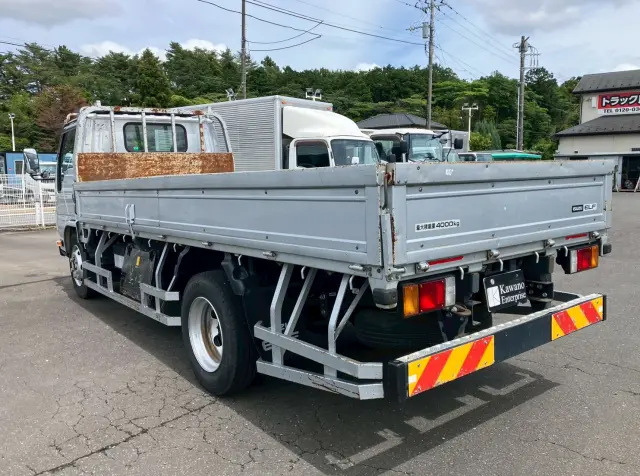 いすゞ エルフ 2RG-NKR88R(2WD)の写真11