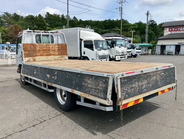 いすゞ エルフ 2RG-NKR88R(2WD)の写真12