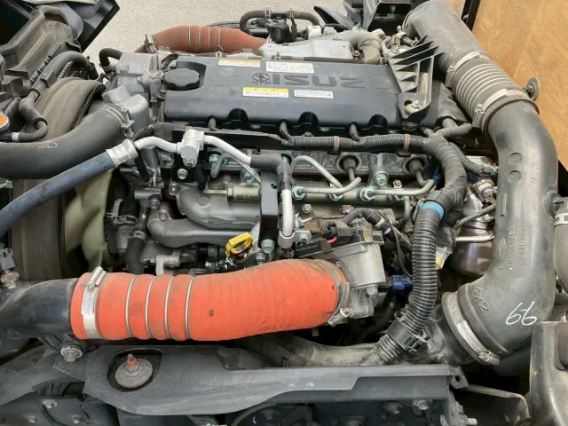 いすゞ エルフ 2RG-NKR88R(2WD)の写真17