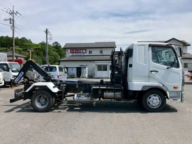 三菱 ファイター 2KG-FK61F(2WD)の写真8