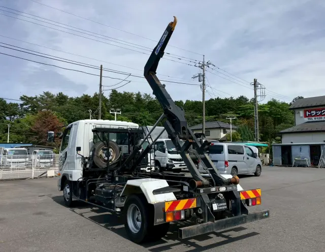 三菱 ファイター 2KG-FK61F(2WD)の写真16