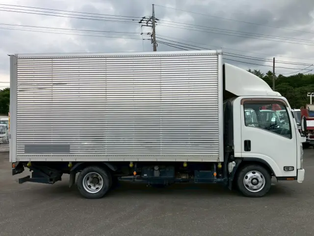 いすゞ エルフ TRG-NPR85AN(2WD)の写真4