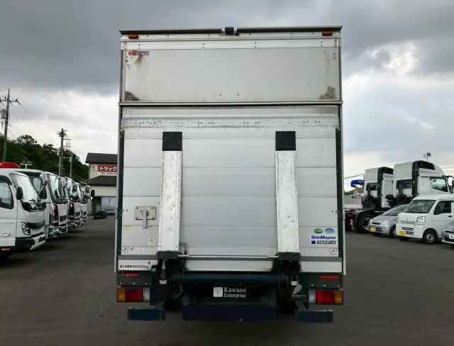 いすゞ エルフ TRG-NPR85AN(2WD)の写真9