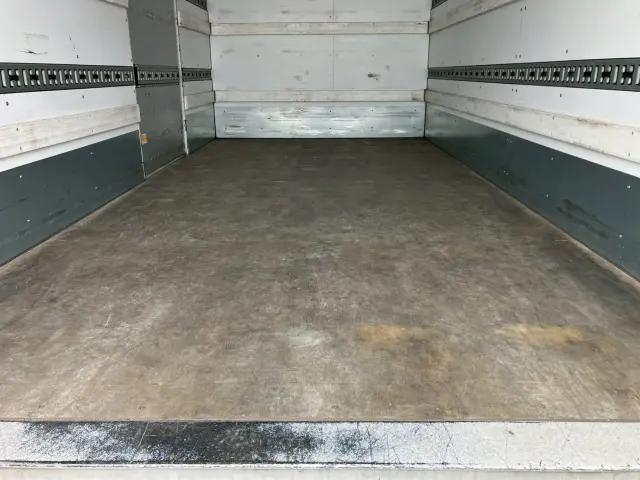 いすゞ エルフ TRG-NPR85AN(2WD)の写真12