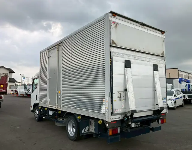 いすゞ エルフ TRG-NPR85AN(2WD)の写真14