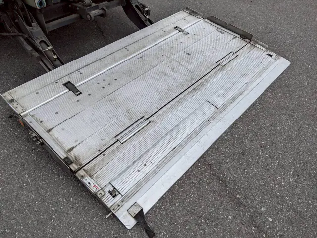 いすゞ エルフ TPG-NPR85AN(2WD)の写真12