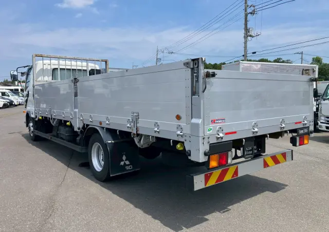 三菱 ファイター 2KG-FK62F(2WD)の写真10