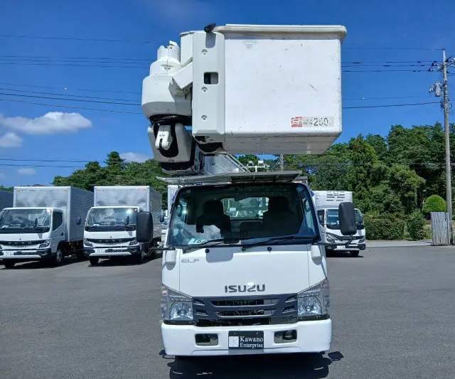 いすゞ エルフ TKG-NKR85YN(2WD)の写真2