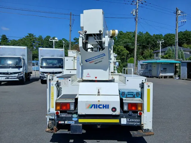 いすゞ エルフ TKG-NKR85YN(2WD)の写真8