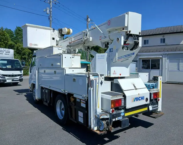 いすゞ エルフ TKG-NKR85YN(2WD)の写真10