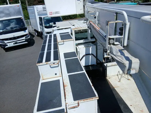 いすゞ エルフ TKG-NKR85YN(2WD)の写真24