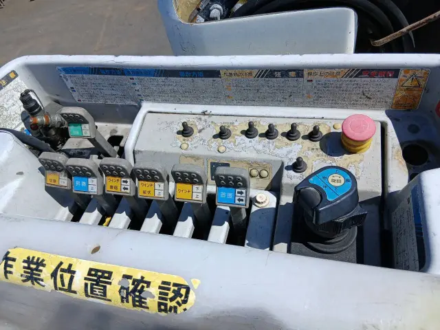 いすゞ エルフ TKG-NKR85YN(2WD)の写真25