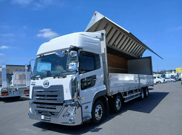 ＵＤ クオン 2PG-CG5CA(8x4)の写真1