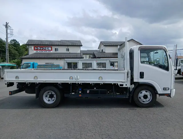 いすゞ エルフ 2RG-NPR88YN(2WD)の写真4