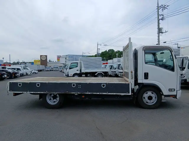 いすゞ エルフ 2RG-NPR88YN(2WD)の写真5