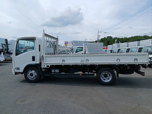 いすゞ エルフ 2RG-NPR88YN(2WD)の写真12