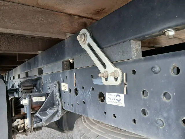 いすゞ エルフ 2RG-NPR88YN(2WD)の写真14