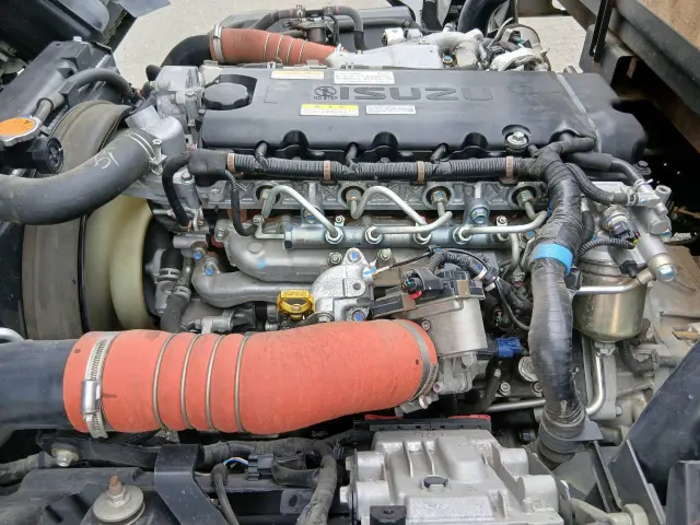 いすゞ エルフ 2RG-NPR88YN(2WD)の写真18