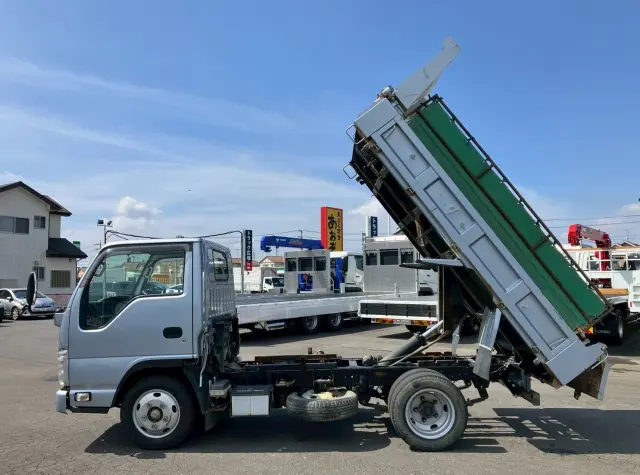 いすゞ エルフ TPG-NJR85AD(2WD)の写真14