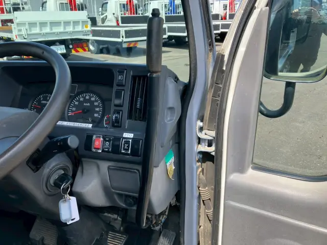 いすゞ エルフ TPG-NJR85AD(2WD)の写真32