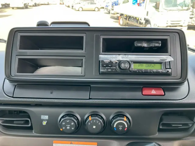 三菱 キャンター 2PG-FEB80(2WD)の写真37