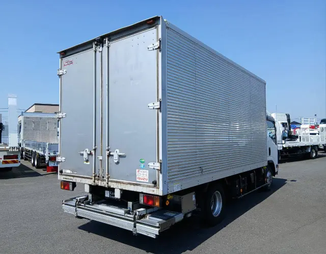 いすゞ エルフ SKG-NPR85AN(2WD)の写真5