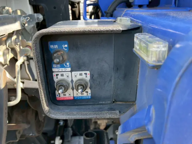 いすゞ エルフ SKG-NMR85AR(2WD)の写真28