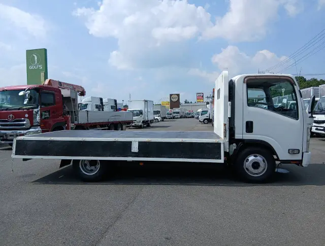 いすゞ エルフ 2RG-NPR88YN(2WD)の写真5