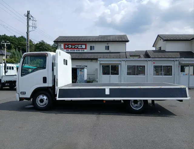 いすゞ エルフ 2RG-NPR88YN(2WD)の写真14