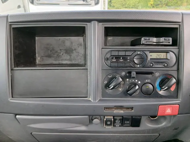 いすゞ エルフ 2RG-NPR88YN(2WD)の写真29