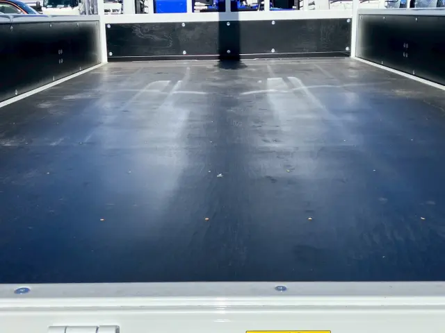 三菱 キャンター 2PG-FEB90(2WD)の写真13