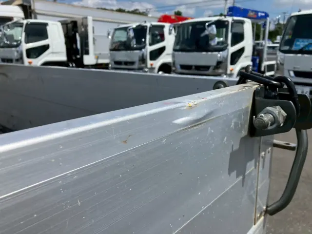 いすゞ エルフ TRG-NMR85N(2WD)の写真46