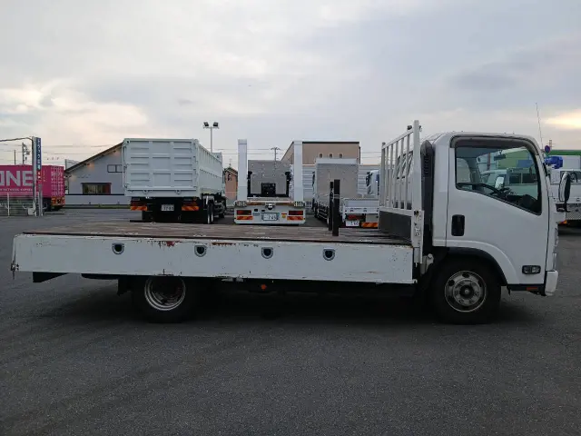 いすゞ エルフ 2RG-NPR88YN(2WD)の写真5