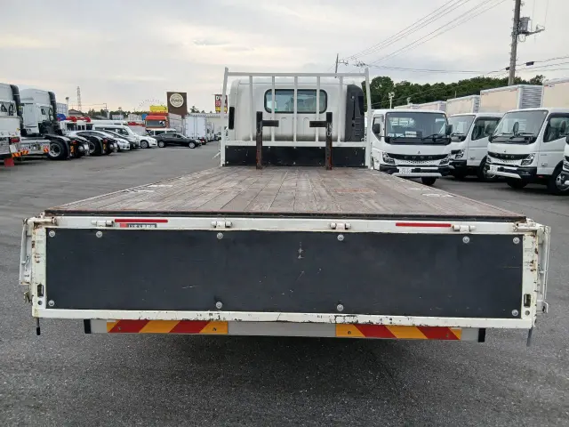 いすゞ エルフ 2RG-NPR88YN(2WD)の写真9