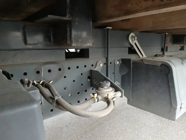 いすゞ エルフ 2RG-NPR88YN(2WD)の写真18