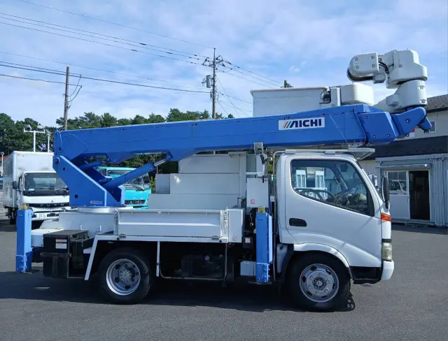 トヨタ ダイナ PB-XZU354H(2WD)の写真4
