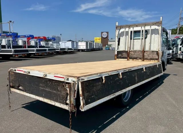 いすゞ エルフ TRG-NLR85AR(2WD)の写真7