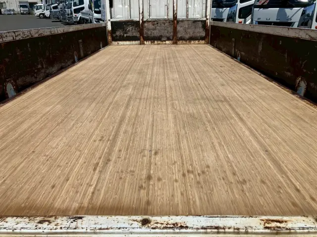 いすゞ エルフ TRG-NLR85AR(2WD)の写真12