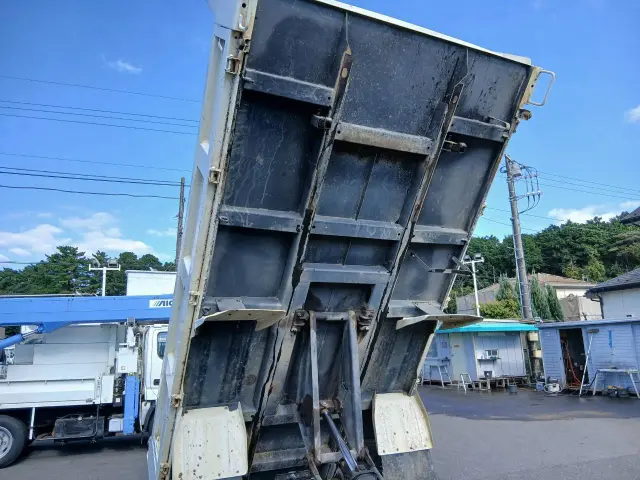 三菱 キャンター TPG-FBA60(2WD)の写真18