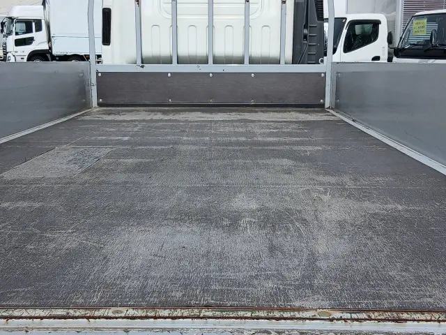 いすゞ エルフ 2RG-NPR88YN(2WD)の写真10