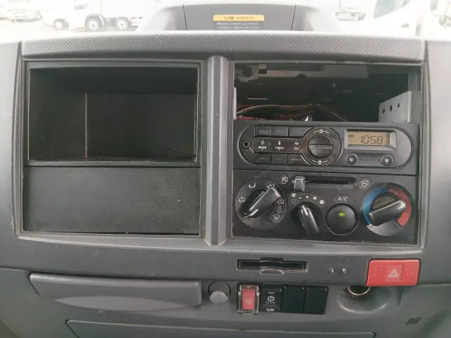 いすゞ エルフ 2RG-NPR88YN(2WD)の写真29