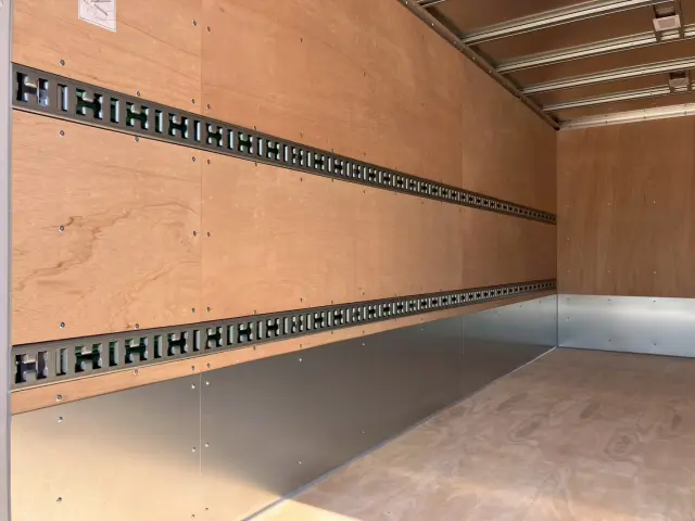 三菱 キャンター 2PG-FEB80(2WD)の写真7