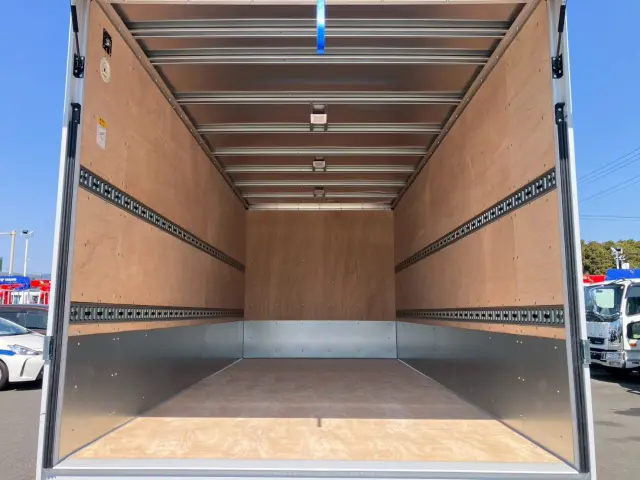 三菱 キャンター 2PG-FEB80(2WD)の写真11