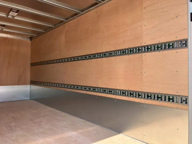 三菱 キャンター 2PG-FEB80(2WD)の写真15