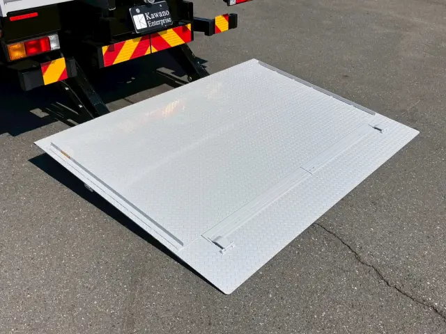 三菱 キャンター 2PG-FEB80(2WD)の写真17