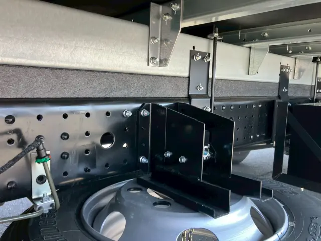 三菱 キャンター 2PG-FEB80(2WD)の写真24