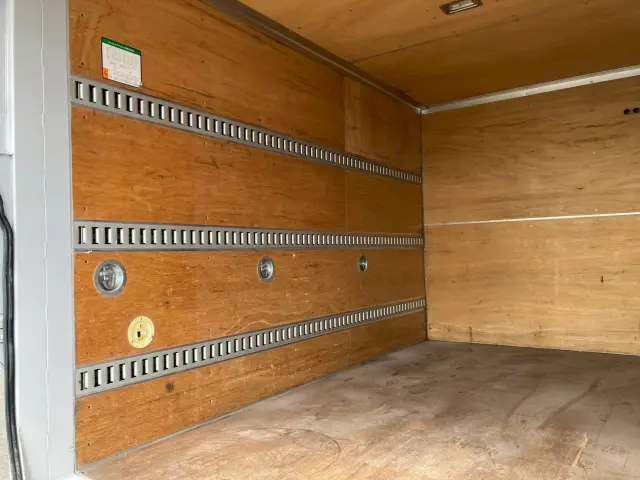 いすゞ エルフ TRG-NJR85ANの写真6