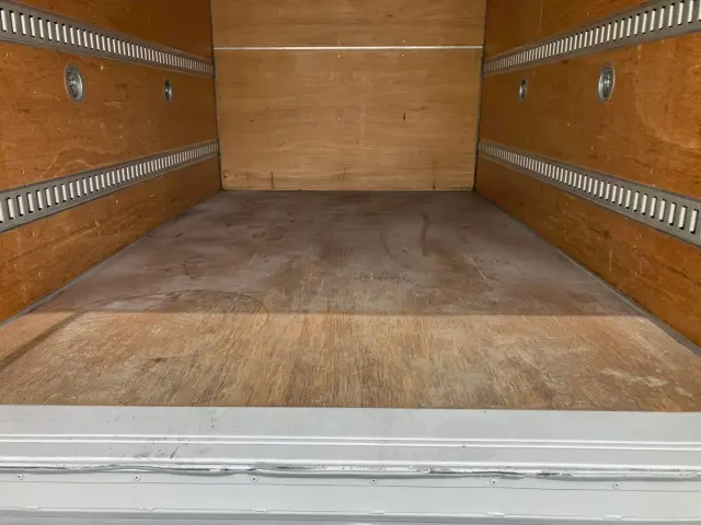 いすゞ エルフ TRG-NJR85ANの写真11